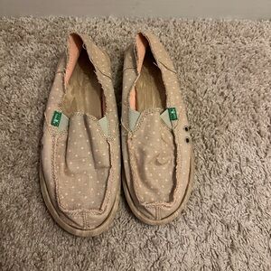 Sanuk shoes